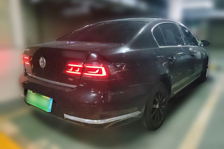 Used Volkswagen Magotan 2013 1.8TSI Luxury Model Rear Right 45 Deg