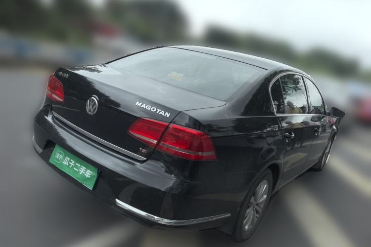 Used Volkswagen Magotan 2013 2.0 TSI Luxury Model Rear Right 45 Deg