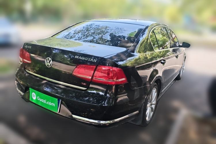 Used Volkswagen Magotan 2013 2.0 TSI Prestige Model Rear Right 45 Deg