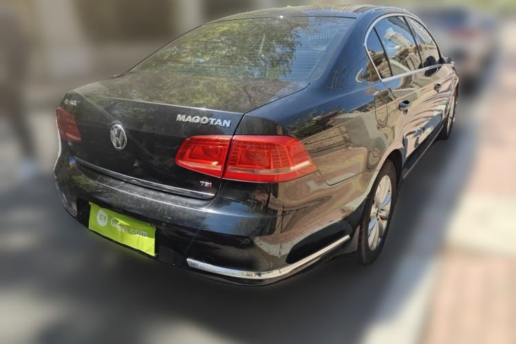 Used Volkswagen Magotan 2013 1.8TSI Luxury Model Rear Right 45 Deg