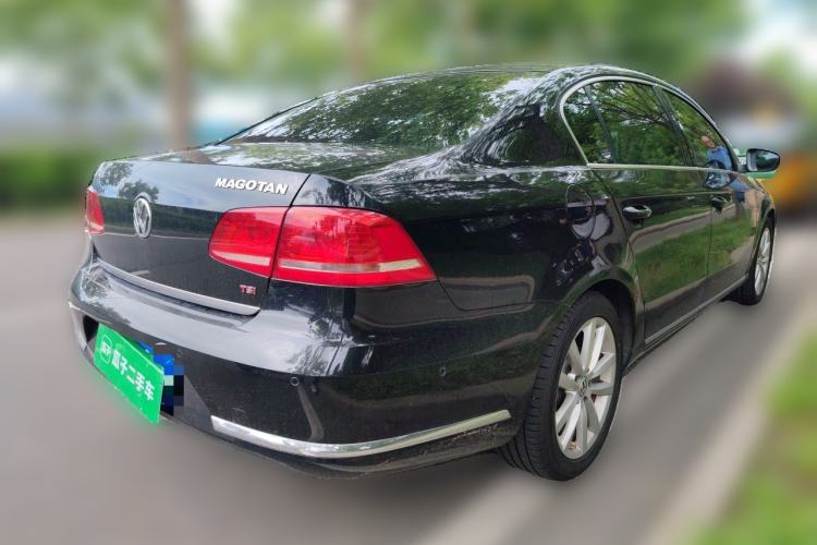 Used Volkswagen Magotan 2013 2.0 TSI Prestige Model Rear Right 45 Deg