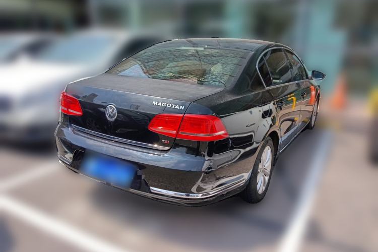 Used Volkswagen Magotan 2013 1.8TSI Comfort Model Rear Right 45 Deg