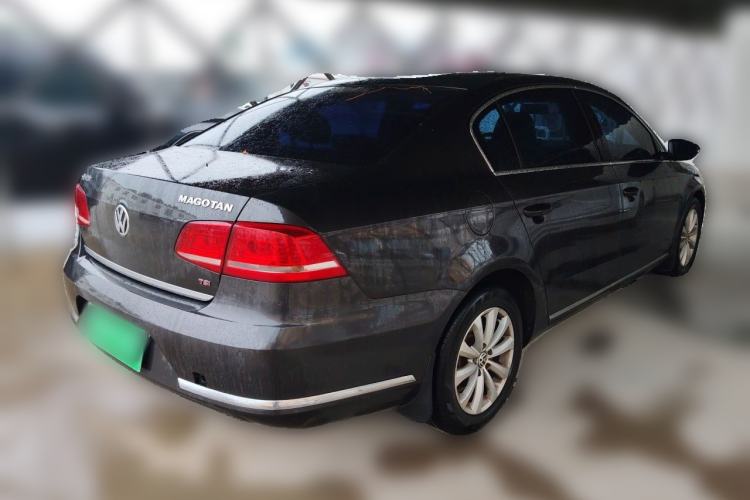 Used Volkswagen Magotan 2013 2.0 TSI Luxury Model Rear Right 45 Deg