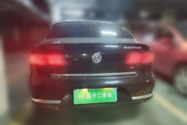 Used Volkswagen Magotan 2013 1.8TSI Luxury Model Rear