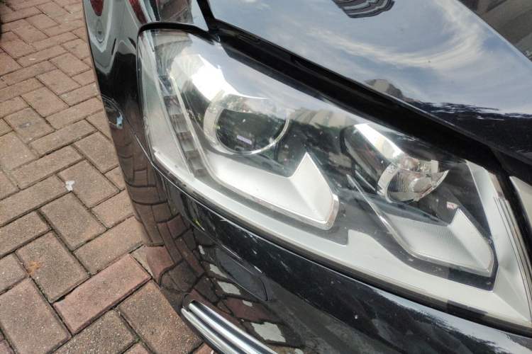 Used Volkswagen Magotan 2013 1.8TSI Luxury Model Right Front Headlight