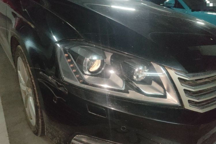 Used Volkswagen Magotan 2013 2.0 TSI Prestige Model Right Front Headlight