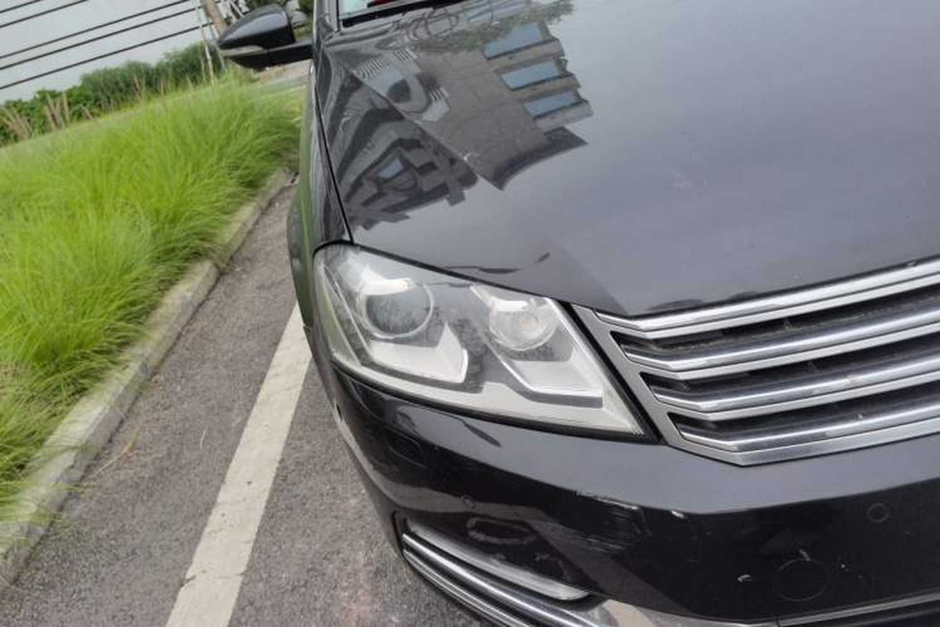 Used Volkswagen Magotan 2013 2.0 TSI Prestige Model Right Front Headlight