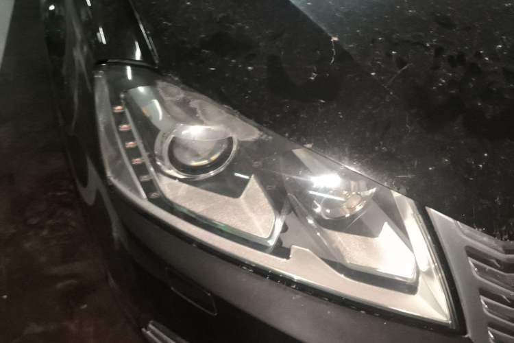 Used Volkswagen Magotan 2013 1.8TSI Luxury Model Right Front Headlight