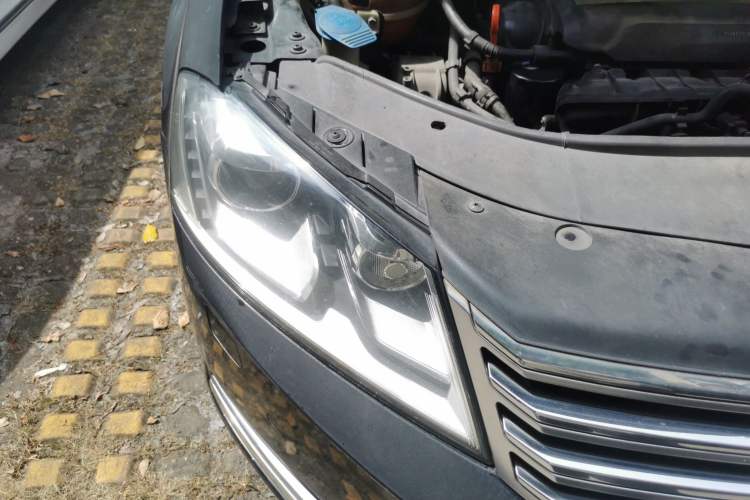 Used Volkswagen Magotan 2013 1.8TSI Luxury Model Right Front Headlight