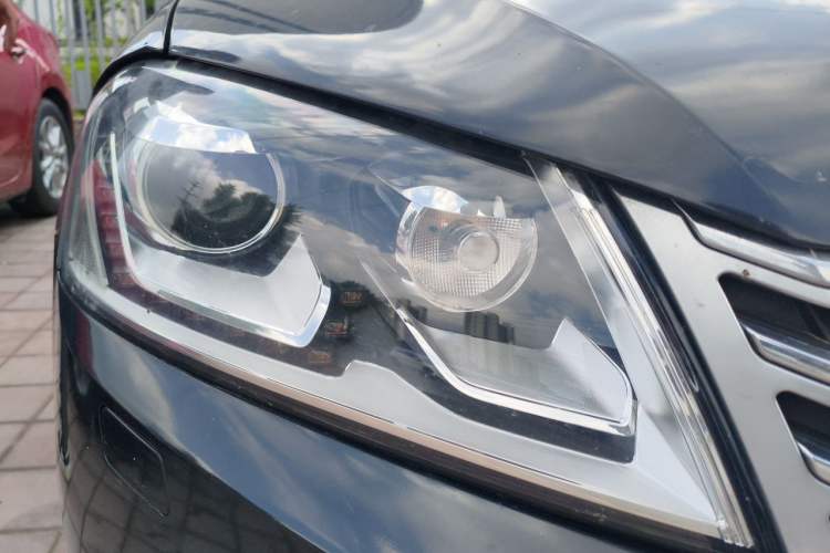 Used Volkswagen Magotan 2013 1.8TSI Luxury Model Right Front Headlight