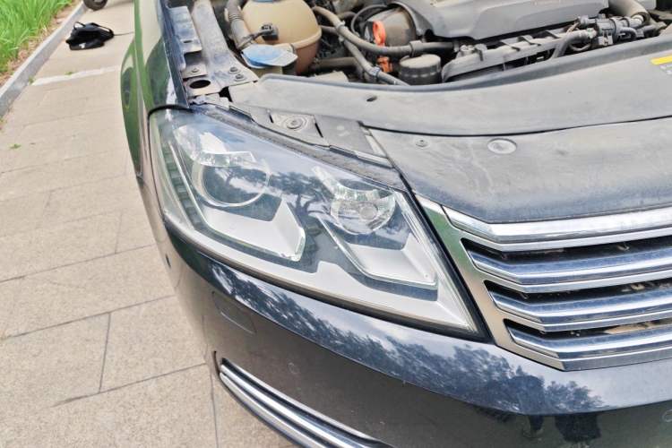 Used Volkswagen Magotan 2013 1.8TSI Prestige Model Right Front Headlight