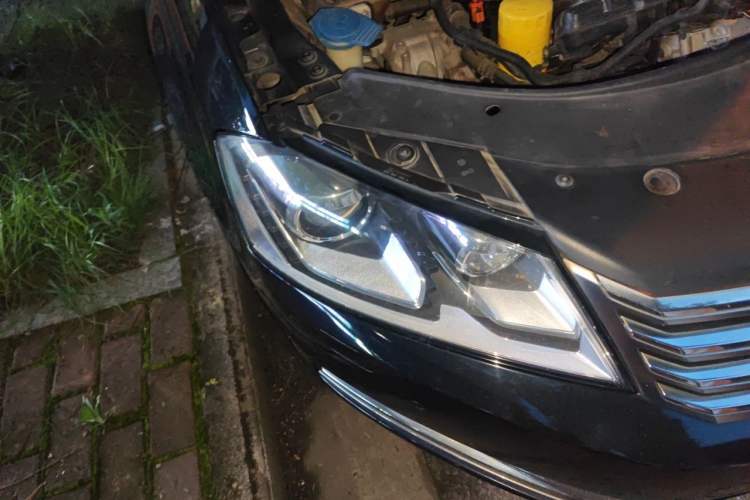Used Volkswagen Magotan 2013 1.8TSI Luxury Model Right Front Headlight