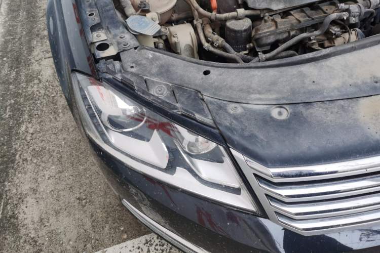 Used Volkswagen Magotan 2013 1.8TSI Luxury Model Right Front Headlight