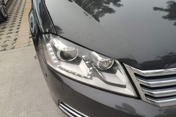 Used Volkswagen Magotan 2013 1.8TSI Prestige Model Right Front Headlight