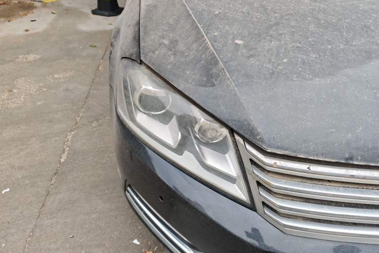 Used Volkswagen Magotan 2013 2.0 TSI Luxury Model Right Front Headlight