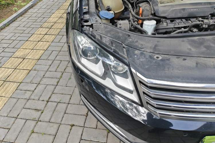 Used Volkswagen Magotan 2013 1.8TSI Prestige Model Right Front Headlight