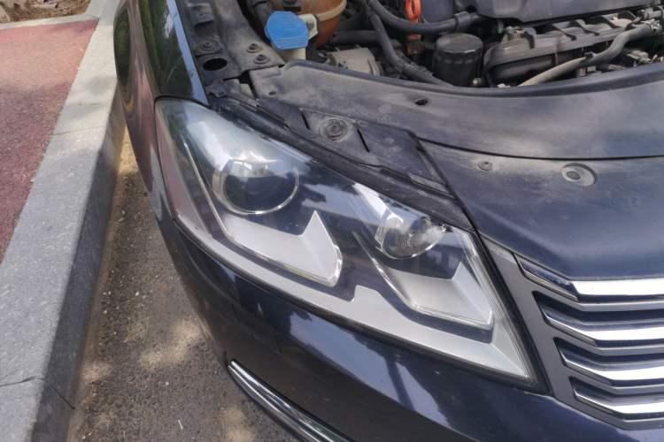 Used Volkswagen Magotan 2013 1.8TSI Luxury Model Right Front Headlight