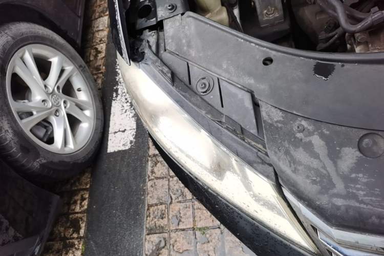 Used Volkswagen Magotan 2013 1.8TSI Luxury Model Right Front Headlight
