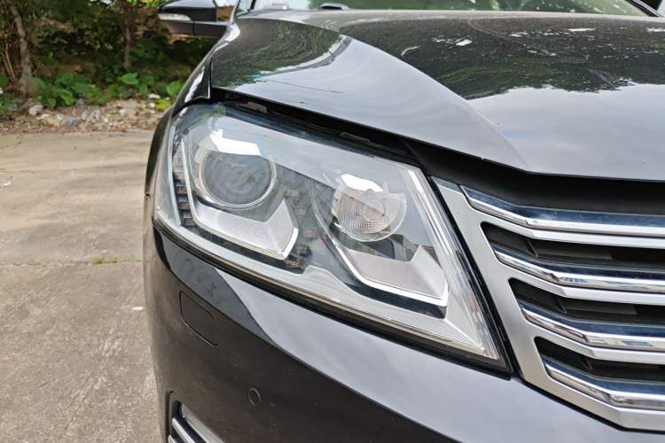 Used Volkswagen Magotan 2013 1.8TSI Luxury Model Right Front Headlight