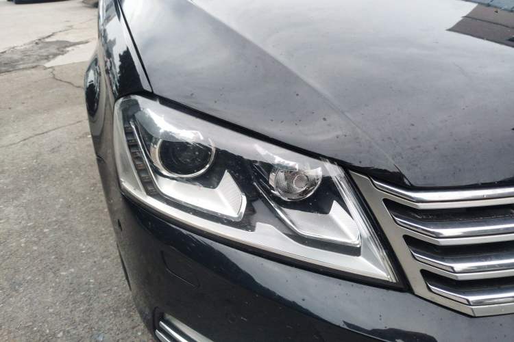Used Volkswagen Magotan 2013 1.8TSI Luxury Model Right Front Headlight