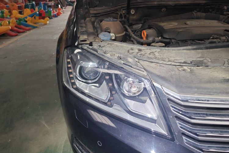 Used Volkswagen Magotan 2013 1.8TSI Luxury Model Right Front Headlight