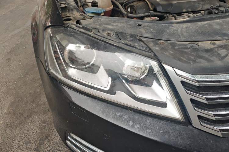 Used Volkswagen Magotan 2013 1.8TSI Luxury Model Right Front Headlight