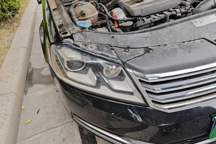 Used Volkswagen Magotan 2013 1.8TSI Luxury Model Right Front Headlight