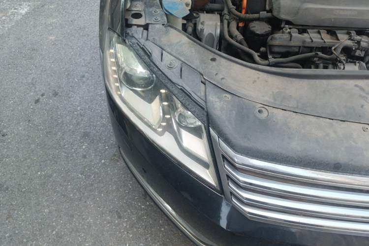 Used Volkswagen Magotan 2013 1.8TSI Luxury Model Right Front Headlight