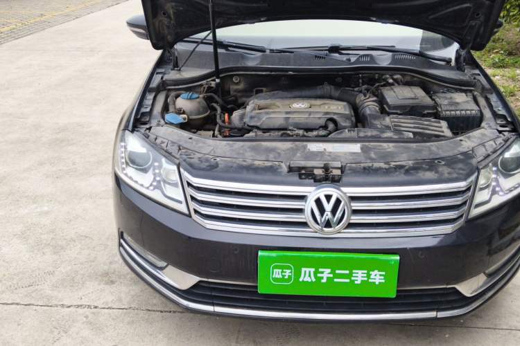 Used Volkswagen Magotan 2013 1.8TSI Prestige Model Right Front Headlight