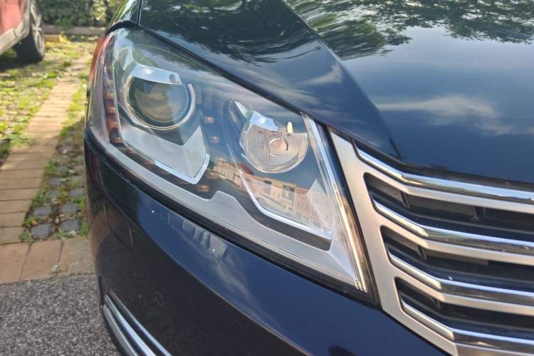 Used Volkswagen Magotan 2013 1.8TSI Luxury Model Right Front Headlight