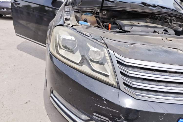 Used Volkswagen Magotan 2013 1.8TSI Premier Model Right Front Headlight