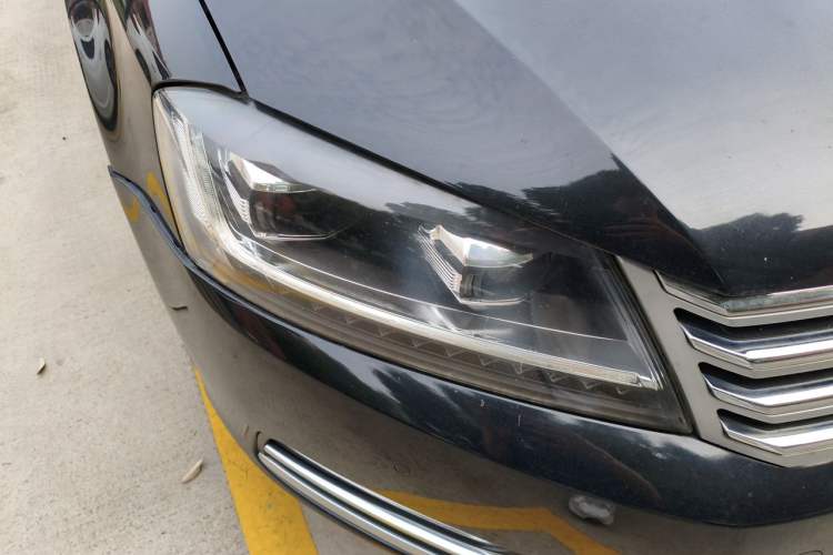 Used Volkswagen Magotan 2013 1.8TSI Premier Model Right Front Headlight