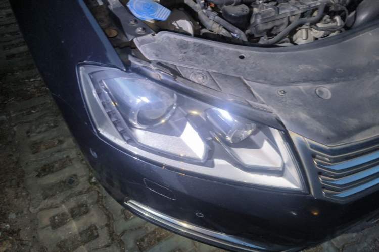 Used Volkswagen Magotan 2013 1.8TSI Prestige Model Right Front Headlight