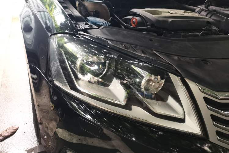 Used Volkswagen Magotan 2013 1.8TSI Luxury Model Right Front Headlight