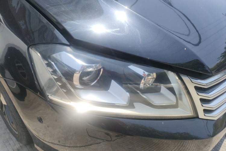 Used Volkswagen Magotan 2013 2.0 TSI Prestige Model Right Front Headlight