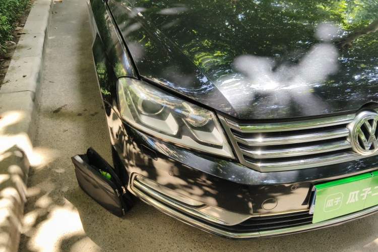 Used Volkswagen Magotan 2013 2.0 TSI Prestige Model Right Front Headlight