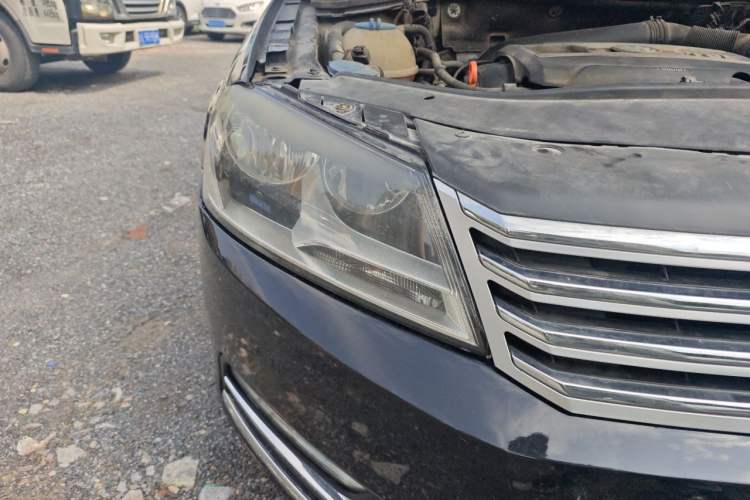 Used Volkswagen Magotan 2013 1.8TSI Premier Model Right Front Headlight