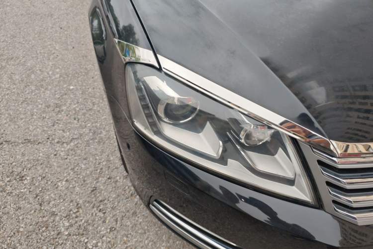 Used Volkswagen Magotan 2013 1.8TSI Prestige Model Right Front Headlight