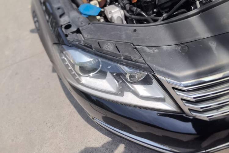 Used Volkswagen Magotan 2013 1.8TSI Prestige Model Right Front Headlight