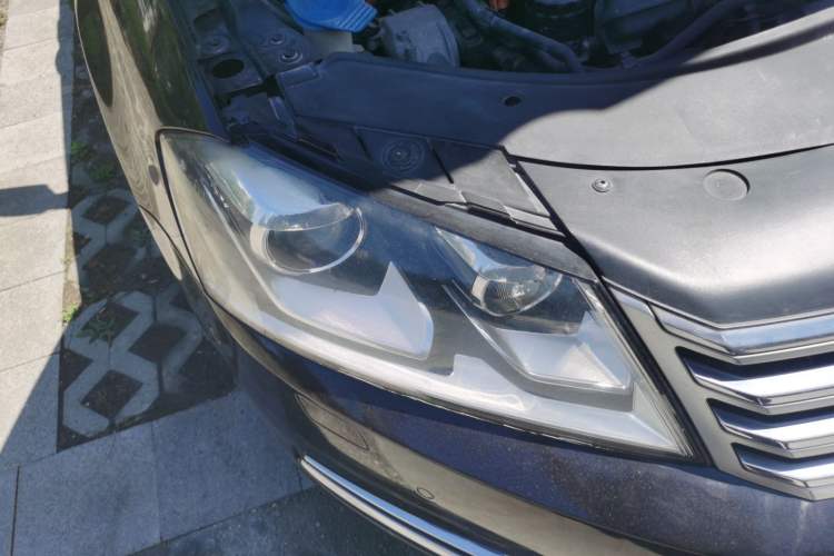 Used Volkswagen Magotan 2013 1.8TSI Prestige Model Right Front Headlight