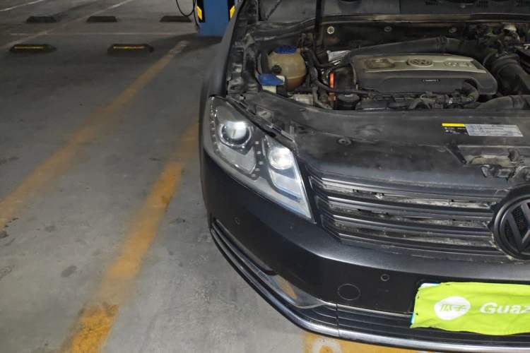 Used Volkswagen Magotan 2013 1.8TSI Luxury Model Right Front Headlight