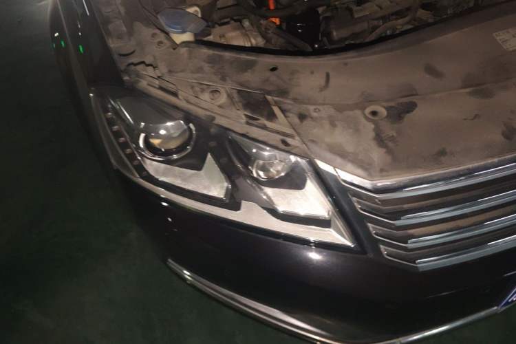 Used Volkswagen Magotan 2013 1.8TSI Luxury Model Right Front Headlight