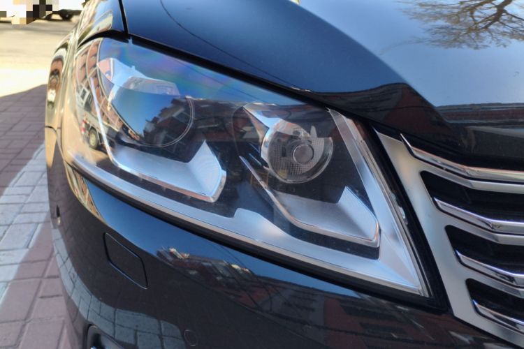 Used Volkswagen Magotan 2013 2.0 TSI Prestige Model Right Front Headlight