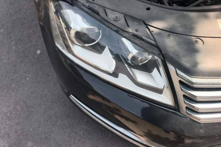 Used Volkswagen Magotan 2013 1.8TSI Luxury Model Right Front Headlight
