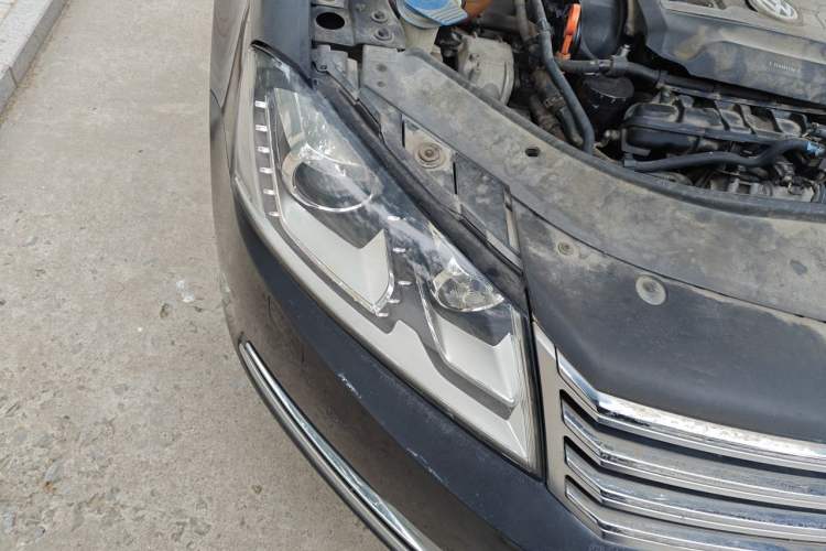 Used Volkswagen Magotan 2013 1.8TSI Luxury Model Right Front Headlight
