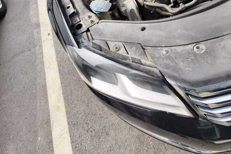Used Volkswagen Magotan 2013 1.8TSI Comfort Model Right Front Headlight