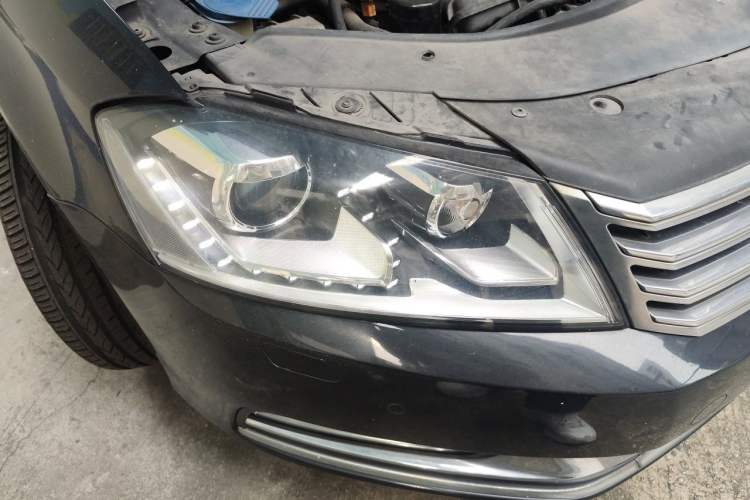 Used Volkswagen Magotan 2013 1.8TSI Luxury Model Right Front Headlight