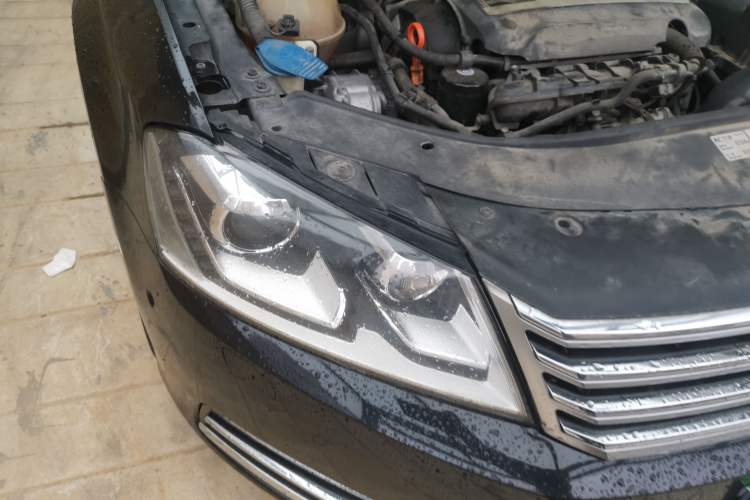 Used Volkswagen Magotan 2013 2.0 TSI Ultimate Model Right Front Headlight