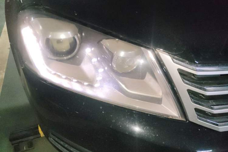 Used Volkswagen Magotan 2013 1.8TSI Luxury Model Right Front Headlight