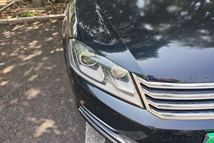 Used Volkswagen Magotan 2013 2.0 TSI Prestige Model Right Front Headlight